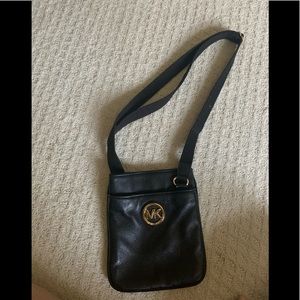 Micheal Kors crossbody purse